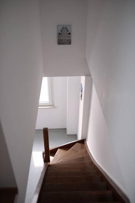 1 Zimmer Wohnung Dg Mit Klimaanlage Und Kleinen Balkon Oedheim Exterior photo